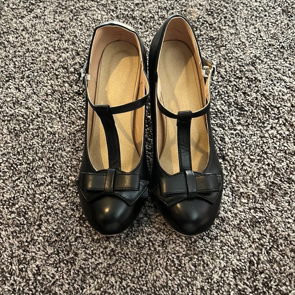 Susanny Shoes - Susanny Women's Chic Sweet Round Toe T-Strap Bows Adorable Buckle Pumps